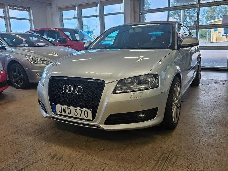 Silver Begagnad 2008 Audi A3 Sportback Ambition Halvkombi | 79 900 kr (Lite dyr) - Bild 1/4