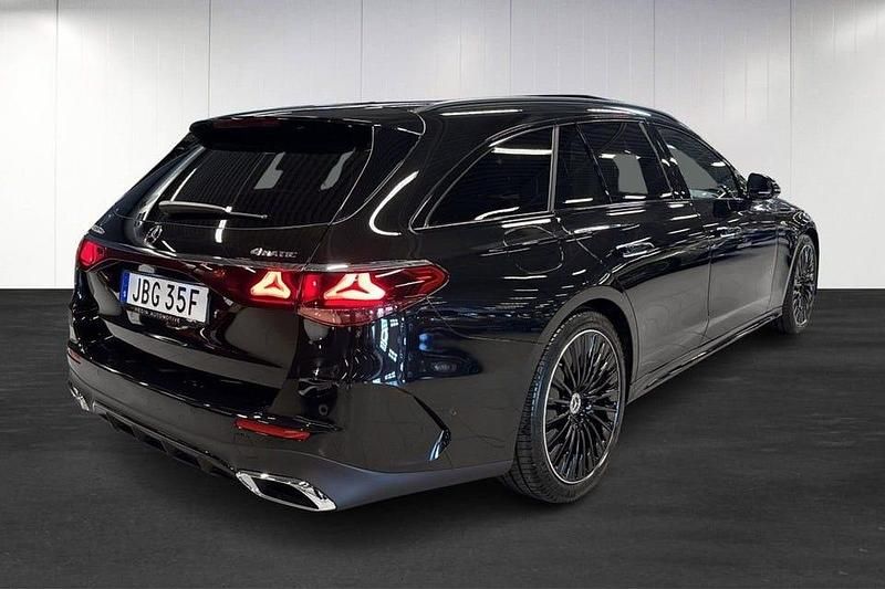 Begagnad Mercedes E300 AMG line 313 HK (230 kW) 2025 Svart Kombi