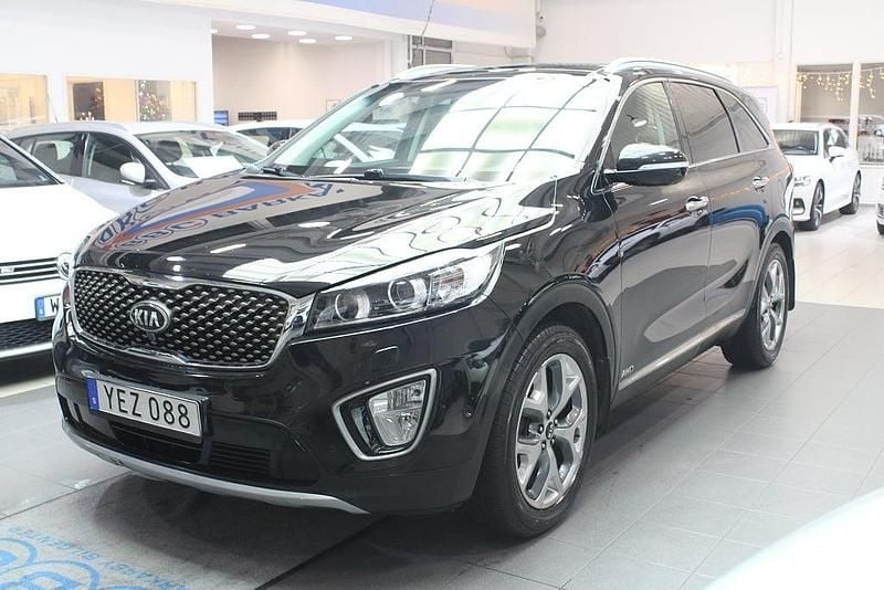 Svart Begagnad 2016 Kia Sorento SUV | 219 700 kr (Marknadspris) - Bild 1/4