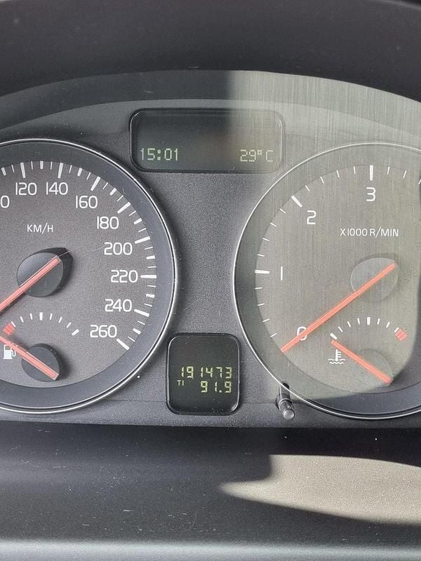Svart Begagnad 2010 Volvo V50 Momentum Kombi | 45 000 kr (Bra pris) - Bild 1/4