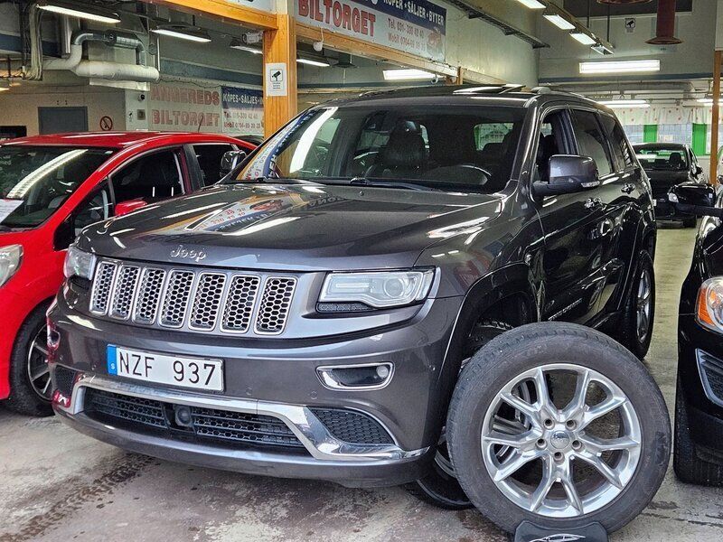 Grå Begagnad 2013 Jeep Grand Cherokee SUV | 229 999 kr (Lite dyr) - Bild 1/4