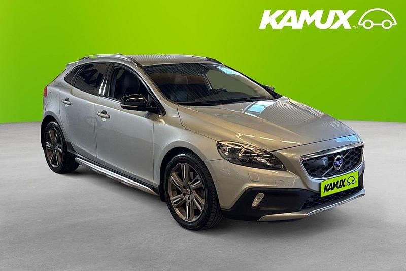 Silver/grå Begagnad 2012 Volvo V40 Summum Kombi | 159 800 kr (Marknadspris) - Bild 1/4
