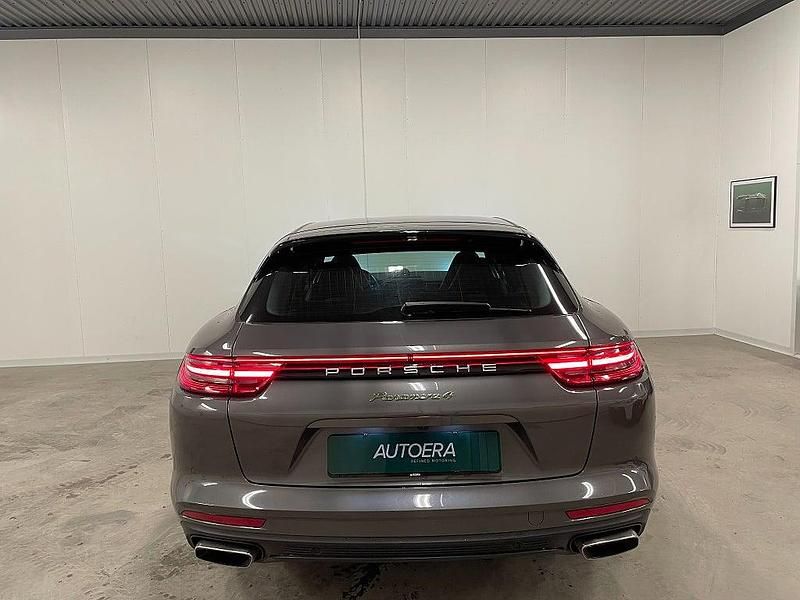 Begagnad Porsche Panamera Sport Turismo 330 HK (242 kW) 2018 Mörkgrå Kombi