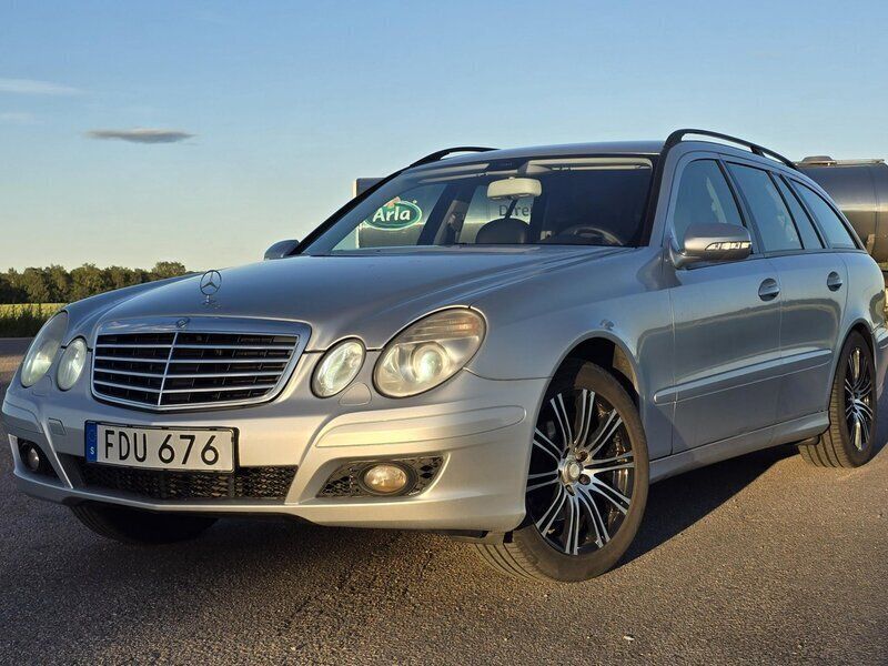 Silver Begagnad 2007 Mercedes E200 Classic Kombi | 49 500 kr (Marknadspris) - Bild 1/4