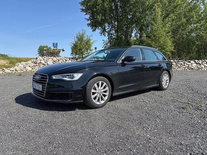 Svart (brilliantblack) Begagnad 2015 Audi A6 Kombi | 158 500 kr (Marknadspris) - Bild 1/4