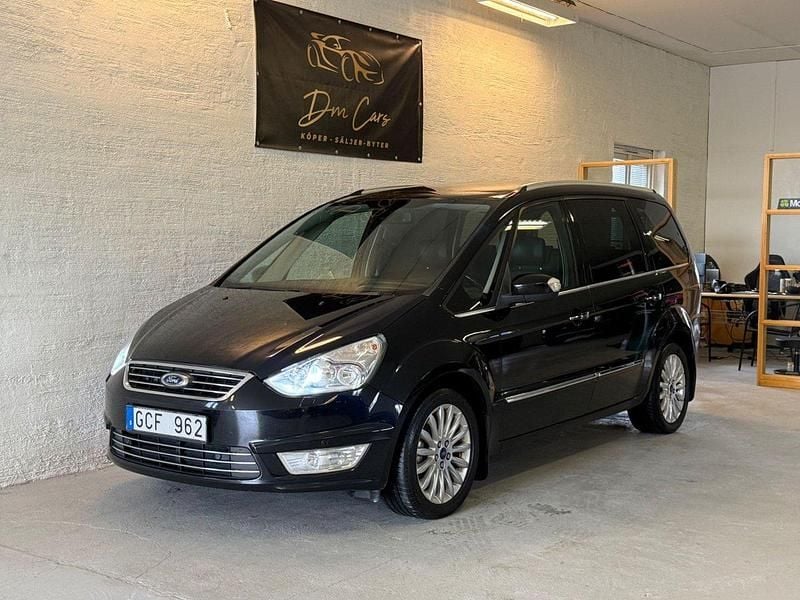 Svart Begagnad 2013 Ford Galaxy Titanium Minibuss | 99 900 kr (Marknadspris) - Bild 1/4