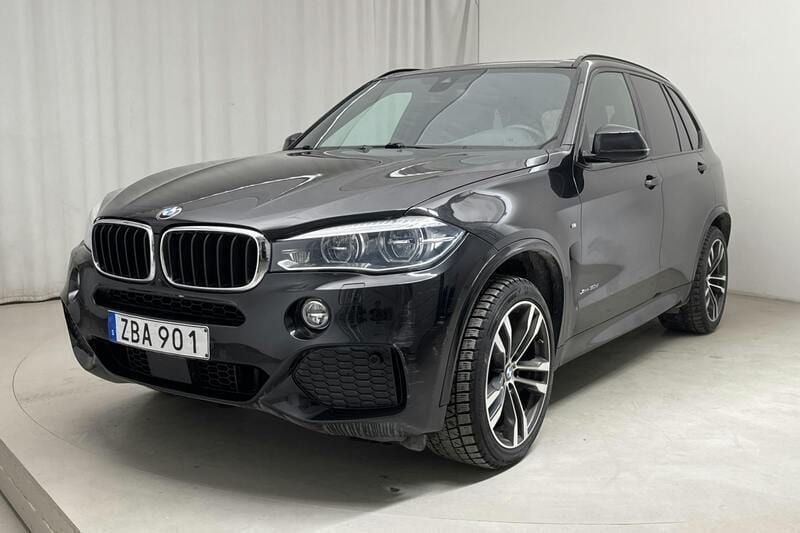 Svart Begagnad 2018 BMW X5 Shadowline SUV | 409 800 kr - Bild 1/4