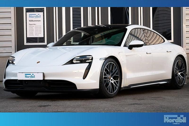 Vit Begagnad 2020 Porsche Taycan 4S Performance Package Sedan | 669 900 kr (Dyr) - Bild 1/4
