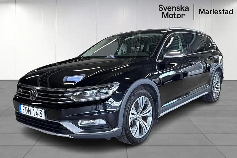 Svart Begagnad 2018 VW Passat Alltrack Executive Kombi | 219 900 kr (Marknadspris) - Bild 1/4