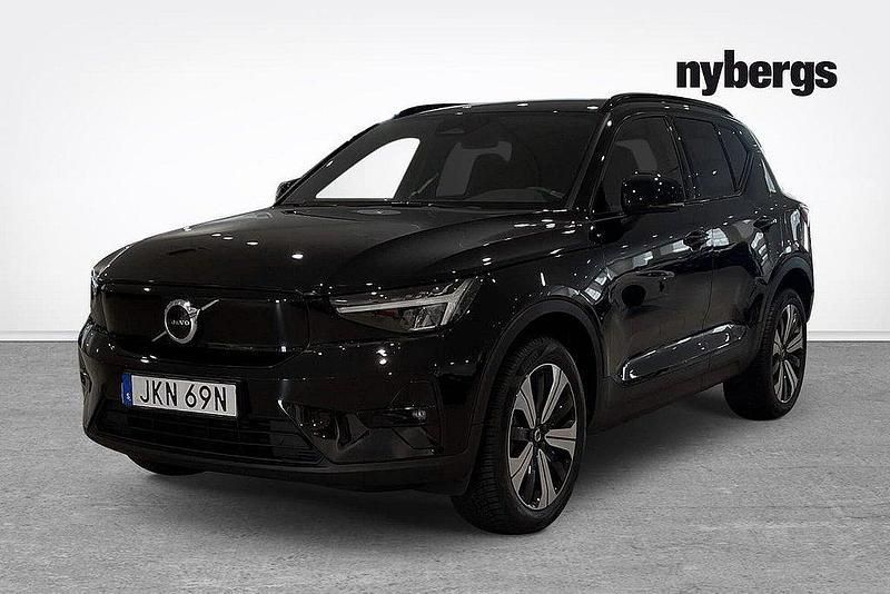 Svart Begagnad 2022 Volvo XC40 Plus SUV | 339 000 kr - Bild 1/4