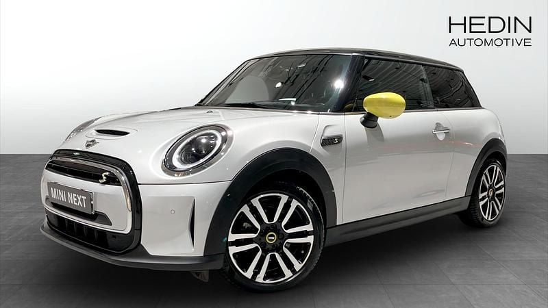 Silver Begagnad 2022 Mini Cooper SE Halvkombi | 228 700 kr (Lite dyr) - Bild 1/4