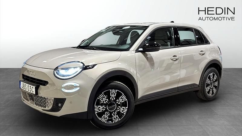 Blå Ny 2025 Fiat 600 Icon SUV | 307 800 kr (Superpris) - Bild 1/4