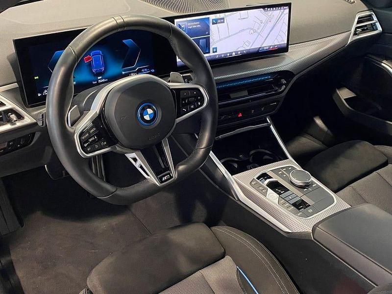 Begagnad BMW 330 M Sport 184 HK (135 kW) 2025 Blå Kombi