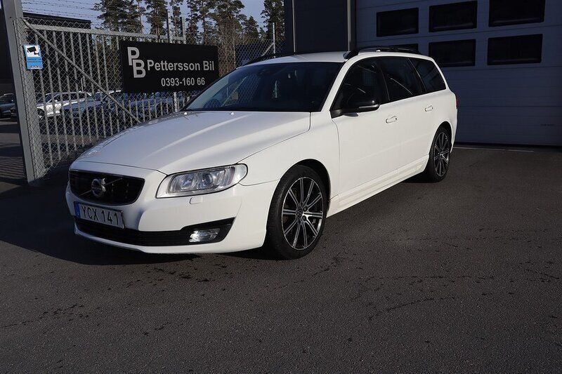 Vit Begagnad 2016 Volvo V70 Standard Kombi | 130 000 kr (Bra pris) - Bild 1/4