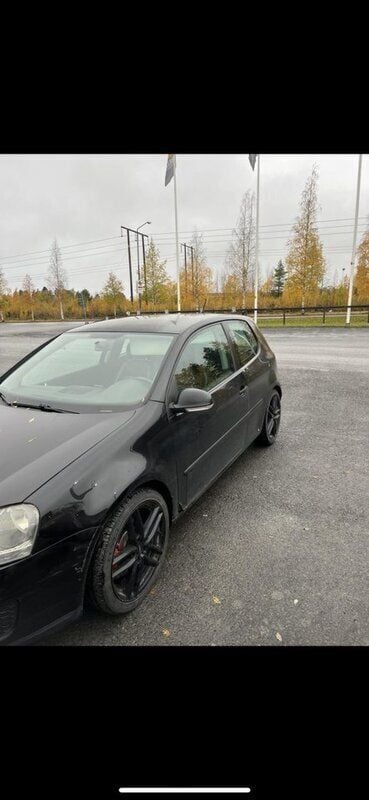 Svart Begagnad 2007 VW Golf V Sportline Halvkombi | 12 000 kr (Bra pris) - Bild 1/4