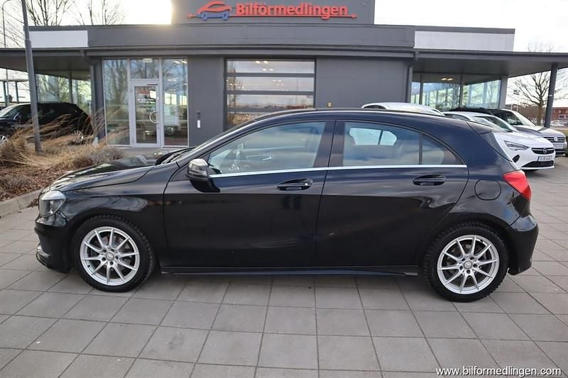 Svart Begagnad 2013 Mercedes A180 AMG line Halvkombi | 94 900 kr (Superpris) - Bild 1/4
