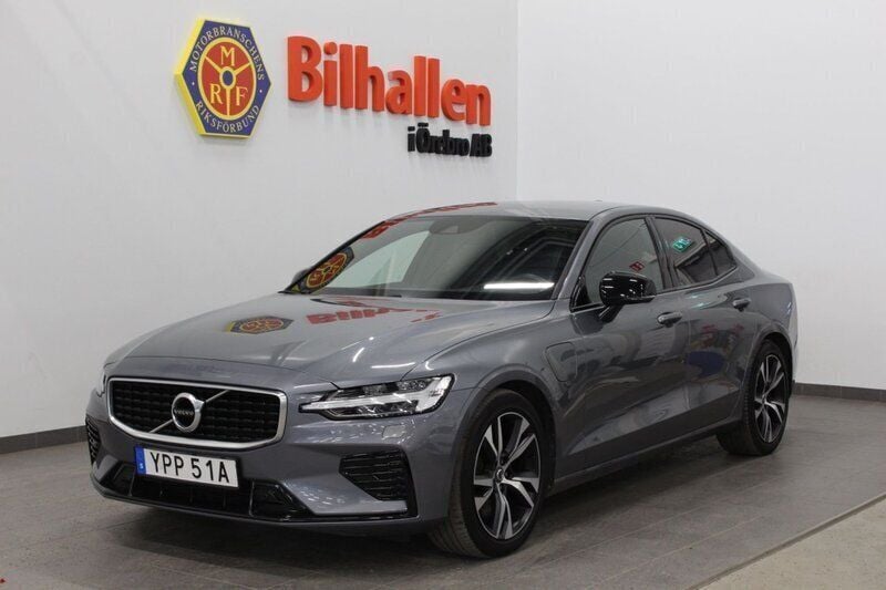 Grå Begagnad 2019 Volvo S60 R-Design Sedan | 339 900 kr (Marknadspris) - Bild 1/4