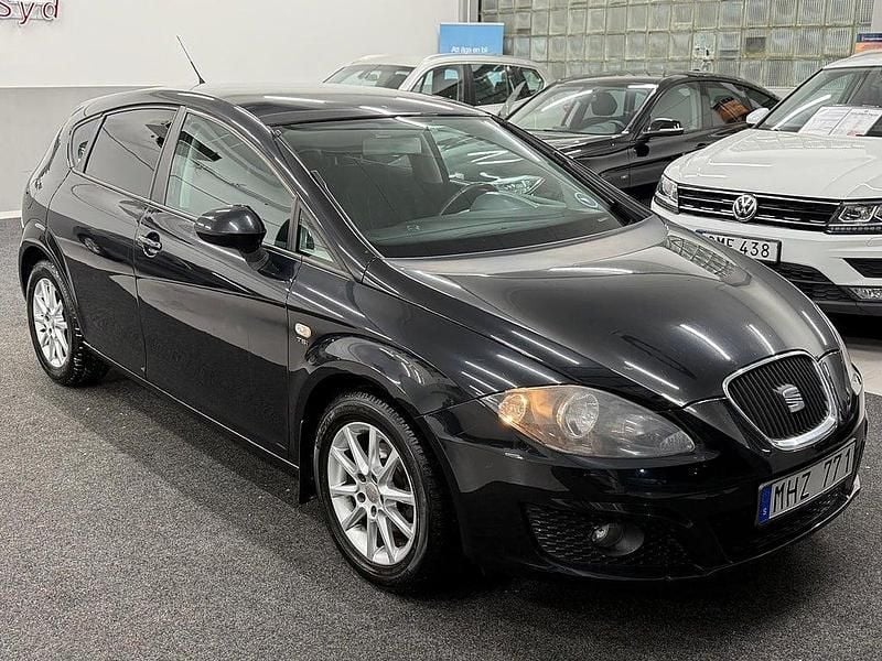 Begagnad Seat Leon Style 105 HK (77 kW) 2011 Svart Halvkombi