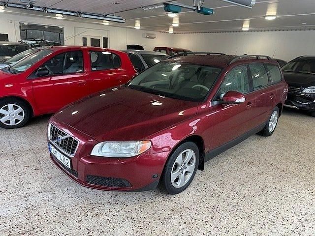 Begagnad Volvo V70 Kinetic 146 HK (107 kW) 2008 Röd Kombi
