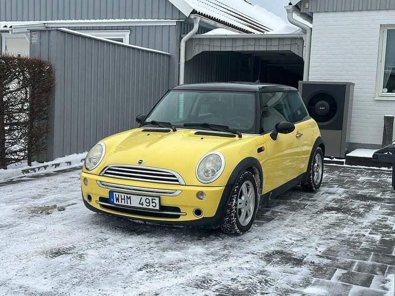 Begagnad 2005 Mini Cooper Halvkombi | 24 900 kr (Marknadspris) - Bild 1/3