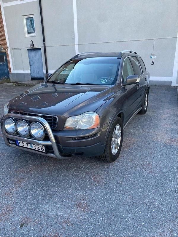 Brun Begagnad 2007 Volvo XC90 Summum SUV | 75 000 kr (Marknadspris) - Bild 1/4