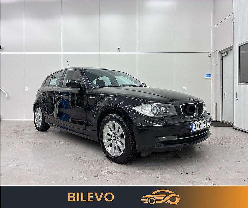Svart Begagnad 2008 BMW 118 Comfort Edition Halvkombi | 57 900 kr (Marknadspris) - Bild 1/4