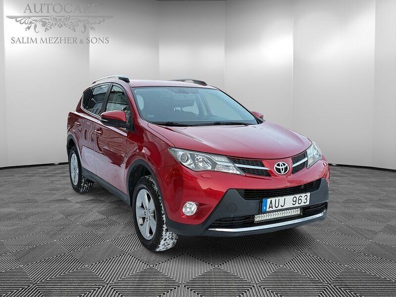 Mörkröd Begagnad 2013 Toyota RAV4 Active SUV | 169 500 kr (Marknadspris) - Bild 1/3