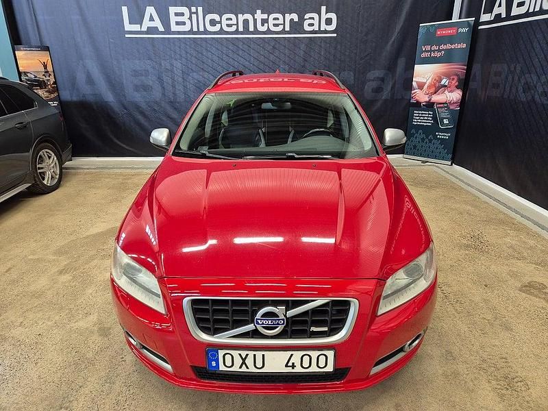 Begagnad Volvo V70 R-Design 231 HK (169 kW) 2010 Röd Kombi