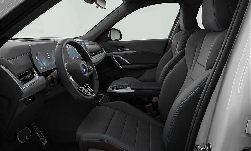 Ny BMW X1 Shadowline 136 HK (100 kW) 2026 Vit SUV