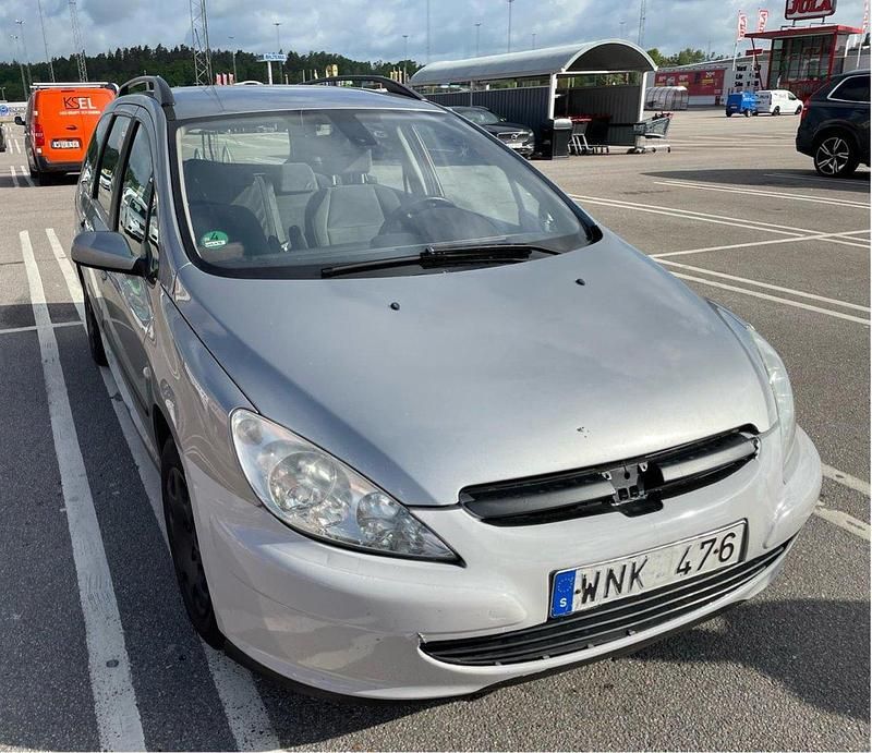 Grå Begagnad 2005 Peugeot 307 Kombi | 15 000 kr (Marknadspris) - Bild 1/4