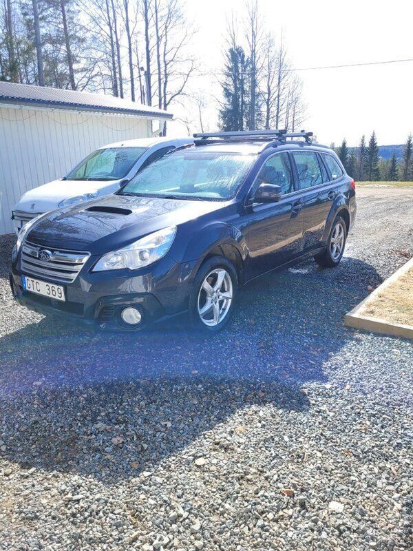 Grå Begagnad 2013 Subaru Outback SUV | 98 000 kr (Marknadspris) - Bild 1/2