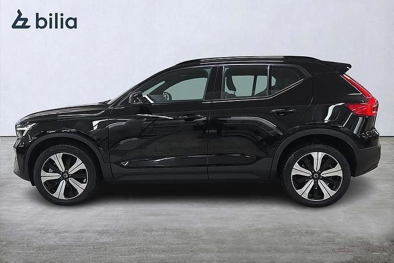 Begagnad Volvo XC40 Core 185 kW (252 HK) 2022 Svart SUV