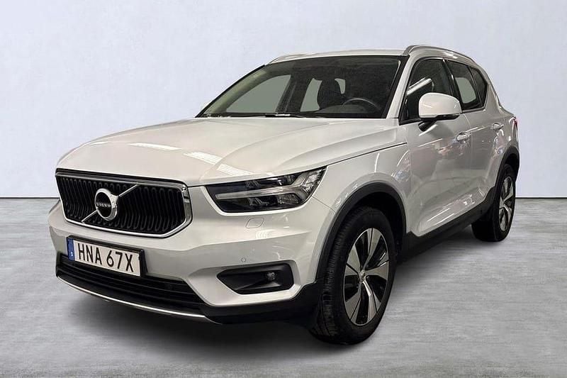 Silver Begagnad 2021 Volvo XC40 Momentum SUV | 335 000 kr (Lite dyr) - Bild 1/4