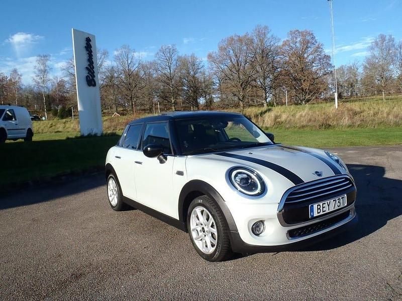 Begagnad Mini Cooper Pepper 136 HK (100 kW) 2020 Silver Halvkombi