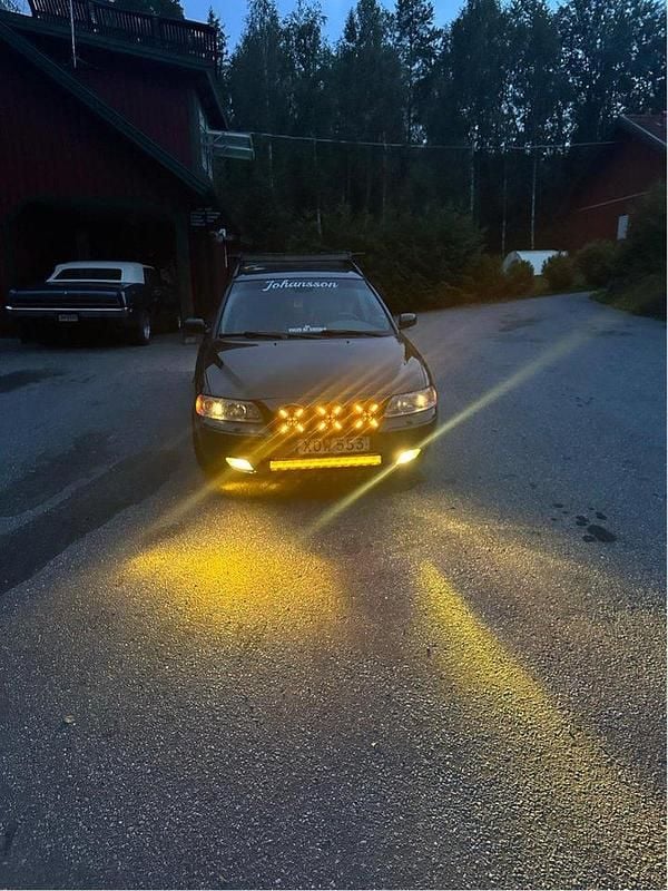 Grön Begagnad 2006 Volvo V70 Kombi | 30 000 kr (Marknadspris) - Bild 1/4