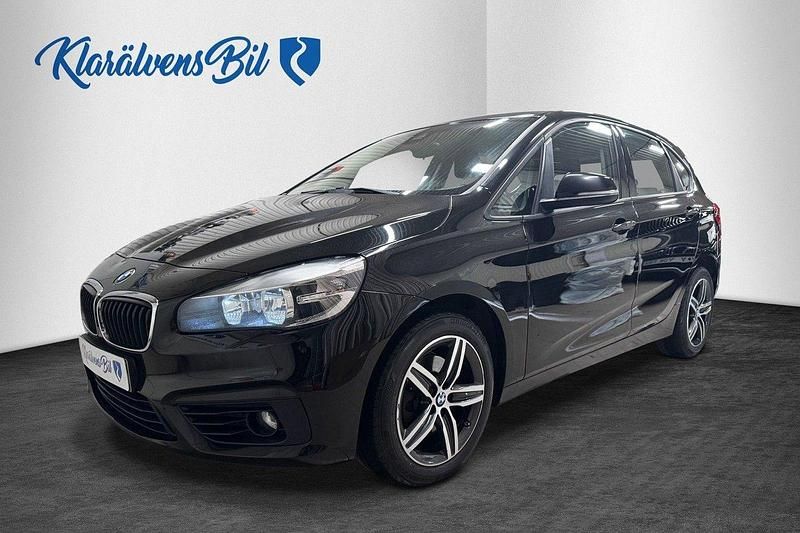 Svart Begagnad 2015 BMW 218 Active Tourer Sport Line Minibuss | 119 900 kr (Marknadspris) - Bild 1/4