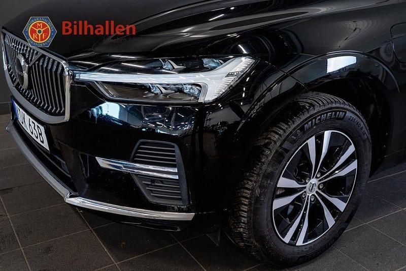 Begagnad Volvo XC60 Core 350 HK (257 kW) 2023 Svart SUV