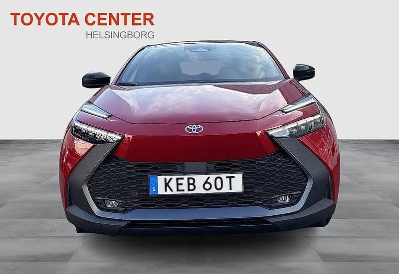 Ny Toyota C-HR Style 141 HK (103 kW) 2025 Röd SUV