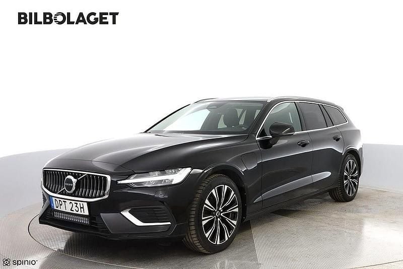 Begagnad Volvo V60 Core 253 HK (186 kW) 2022 Svart Kombi