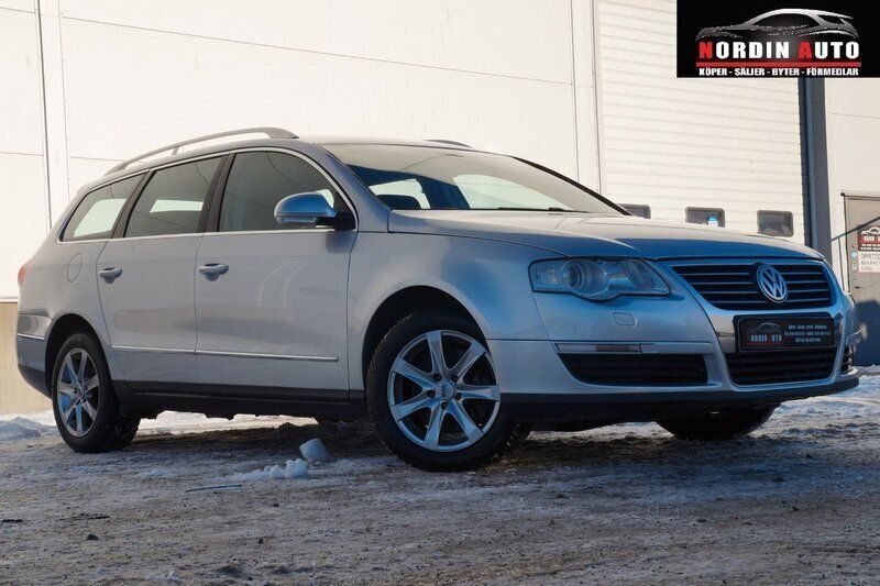 Silver Begagnad 2005 VW Passat Kombi | 43 900 kr (Marknadspris) - Bild 1/4