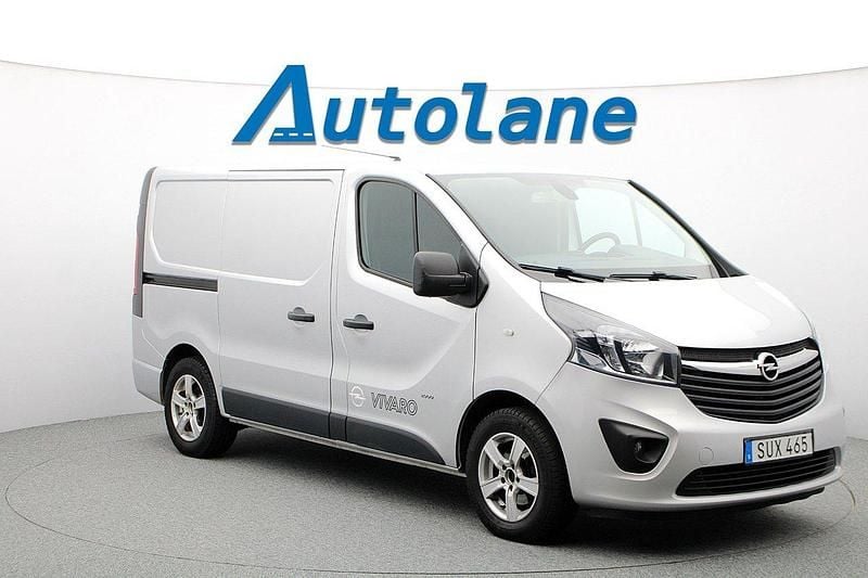 Grå Begagnad 2017 Opel Vivaro Van | 119 900 kr (Marknadspris) - Bild 1/3