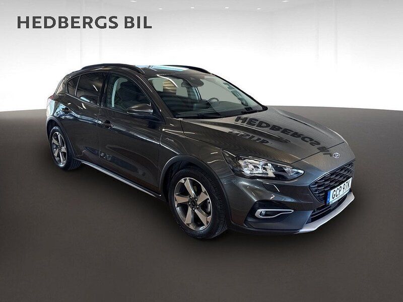 Grå Begagnad 2021 Ford Focus Active Halvkombi | 214 900 kr (Lite dyr) - Bild 1/4
