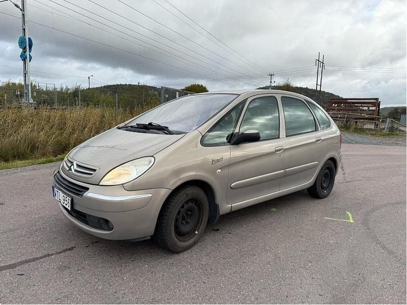 Brun Begagnad 2005 Citroën Xsara Picasso Minibuss | 9 000 kr (Marknadspris) - Bild 1/4