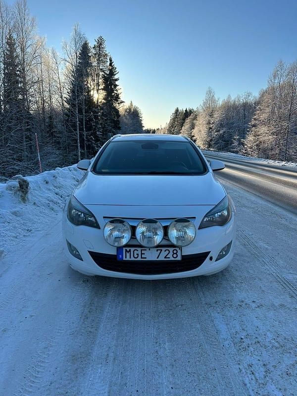 Begagnad 2012 Opel Astra Kombi | 53 000 kr (Lite dyr) - Bild 1/4