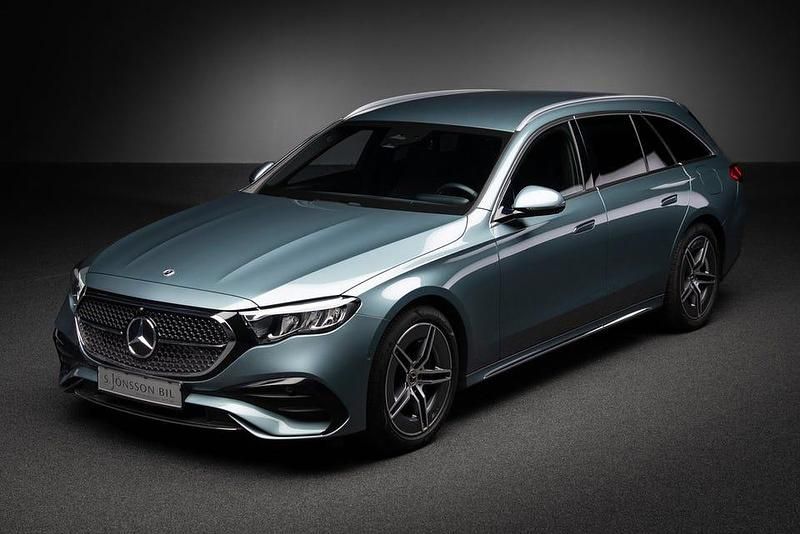 Grön Begagnad 2023 Mercedes E300 Advanced Kombi | 569 000 kr (Marknadspris) - Bild 1/4