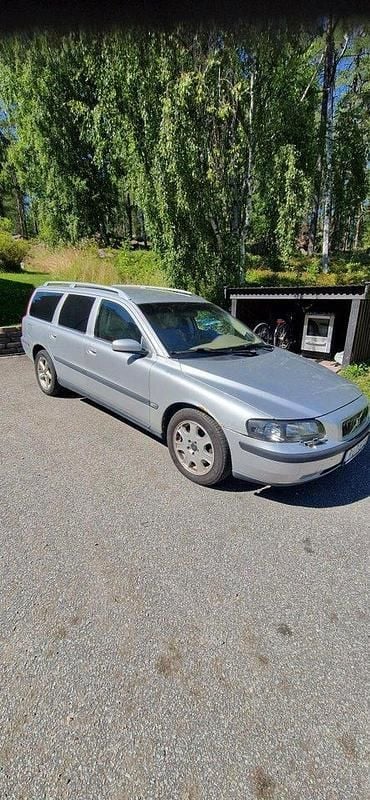 Grå Begagnad 2000 Volvo V70 Kombi | 14 000 kr (Bra pris) - Bild 1/4