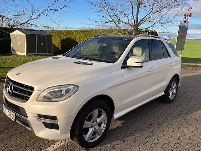 Begagnad 2013 Mercedes ML350 SUV | 176 500 kr (Lite dyr) - Bild 1/4