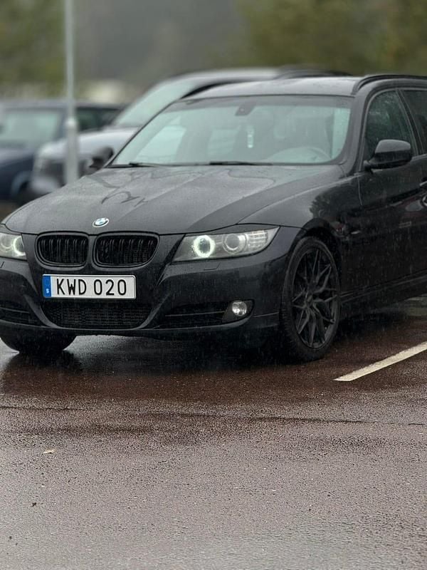 Begagnad BMW 320 184 HK (135 kW) 2011 Kombi