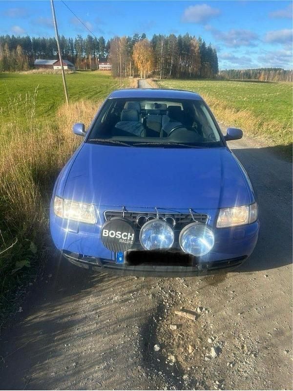 Begagnad 1999 Audi A3 Ambition Halvkombi | 12 000 kr (Marknadspris) - Bild 1/4
