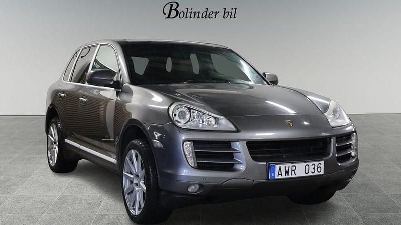 Begagnad Porsche Cayenne 239 HK (175 kW) 2010 Grå SUV